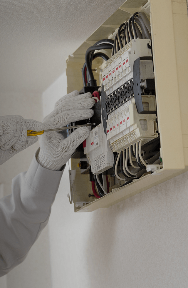 日常を支える電気を、確かな技術で。