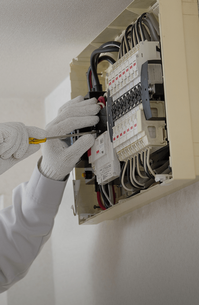 日常を支える電気を、確かな技術で。